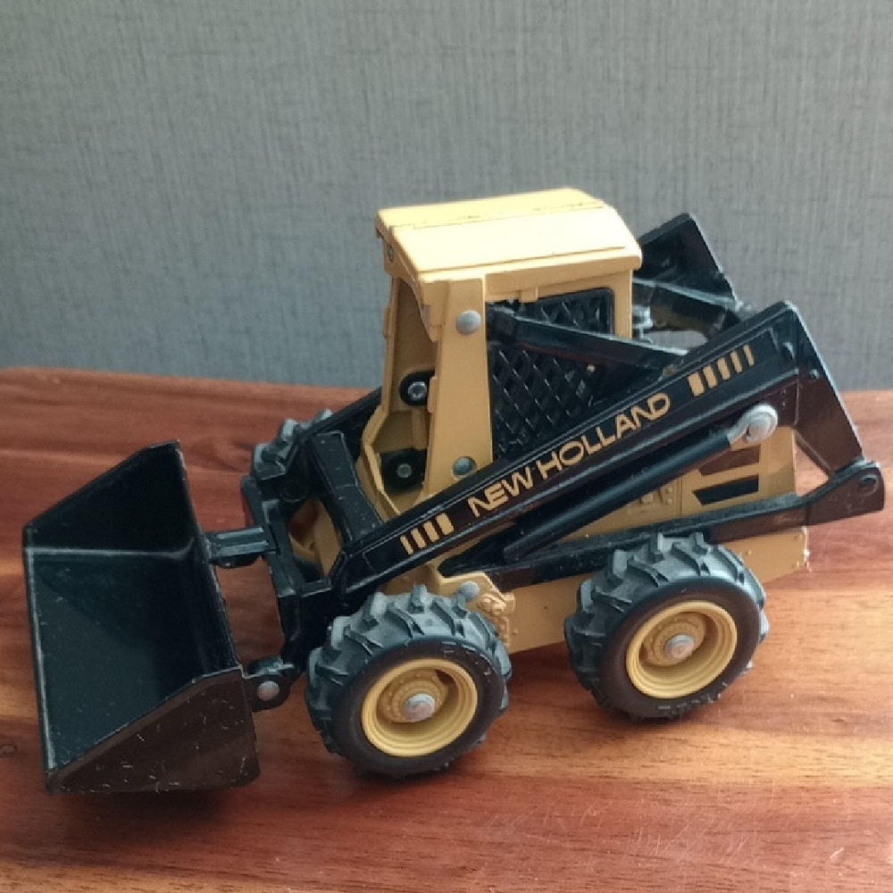 Vintage Metal New Holland Skid Steer Loader Toy